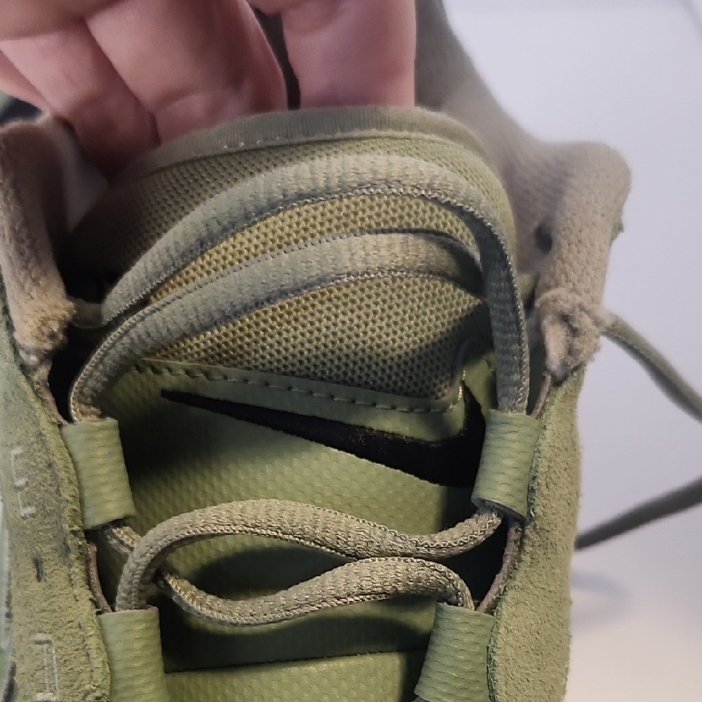 Nike Air Max Ishod Wair SB Sneakers - Picture 8 of 11